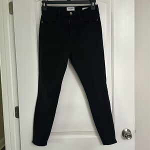 🖤GENTLY USED CONDITION FRAME ALI JEANS IN NOIR🖤